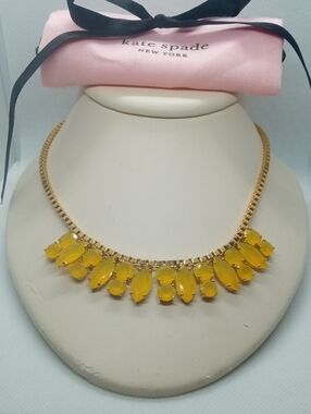 KATE SPADE MARQUE YELLOW DROP NECKLACE